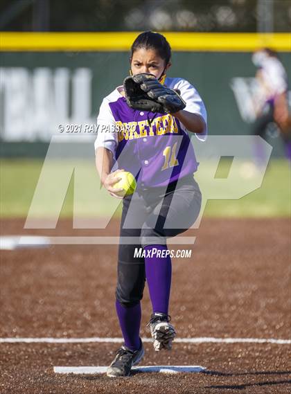 Thumbnail 1 in Central Islip vs William Floyd photogallery.