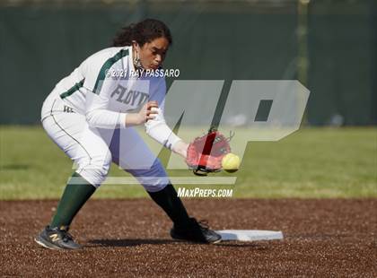 Thumbnail 3 in Central Islip vs William Floyd photogallery.