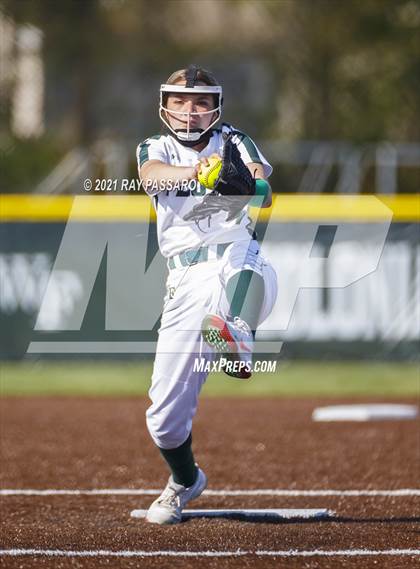 Thumbnail 2 in Central Islip vs William Floyd photogallery.