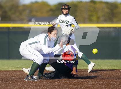 Thumbnail 2 in Central Islip vs William Floyd photogallery.
