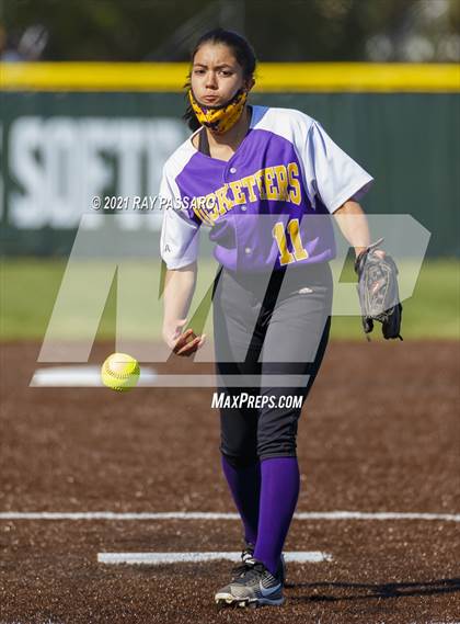 Thumbnail 3 in Central Islip vs William Floyd photogallery.