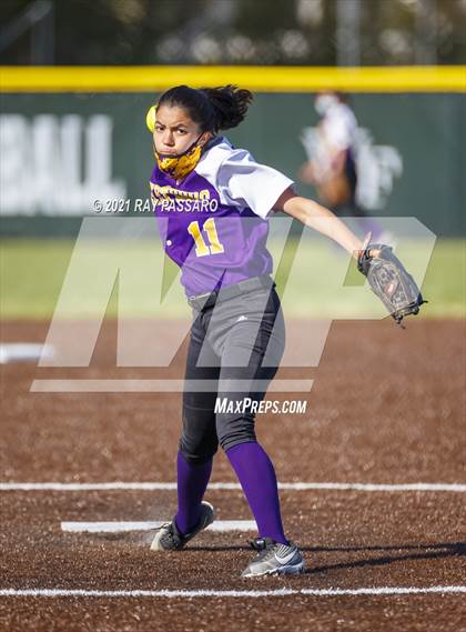 Thumbnail 1 in Central Islip vs William Floyd photogallery.