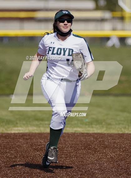 Thumbnail 2 in Central Islip vs William Floyd photogallery.
