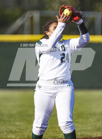 Thumbnail 3 in Central Islip vs William Floyd photogallery.
