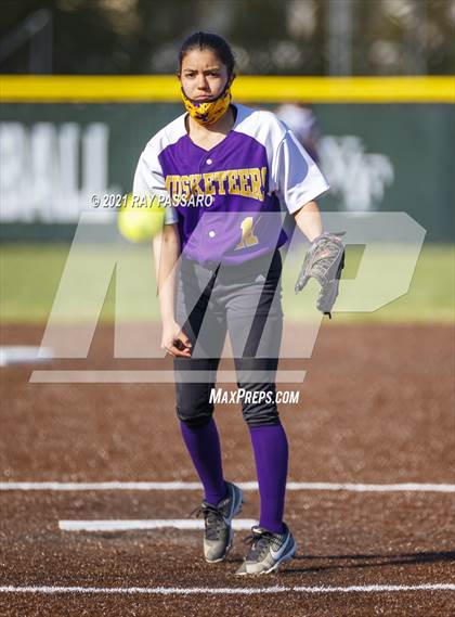 Thumbnail 3 in Central Islip vs William Floyd photogallery.
