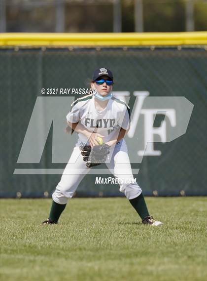 Thumbnail 1 in Central Islip vs William Floyd photogallery.