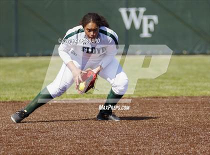Thumbnail 2 in Central Islip vs William Floyd photogallery.