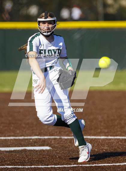 Thumbnail 1 in Central Islip vs William Floyd photogallery.