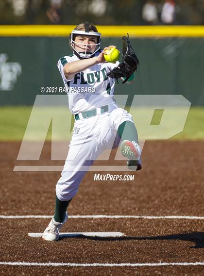 Thumbnail 1 in Central Islip vs William Floyd photogallery.