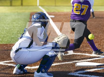 Thumbnail 2 in Central Islip vs William Floyd photogallery.