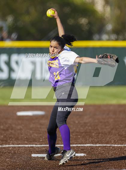 Thumbnail 1 in Central Islip vs William Floyd photogallery.