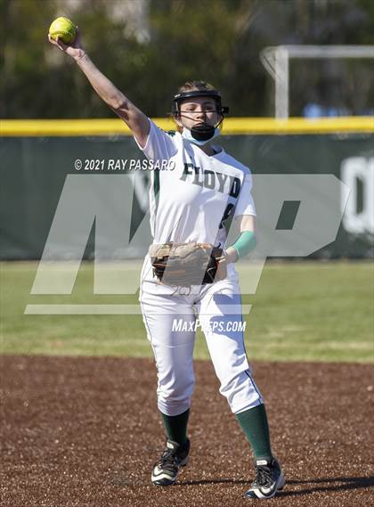 Thumbnail 2 in Central Islip vs William Floyd photogallery.