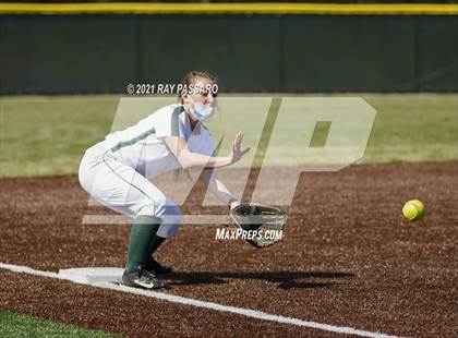 Thumbnail 2 in Central Islip vs William Floyd photogallery.