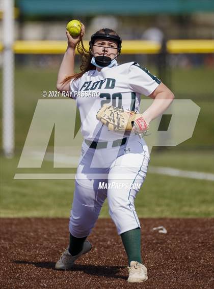 Thumbnail 3 in Central Islip vs William Floyd photogallery.