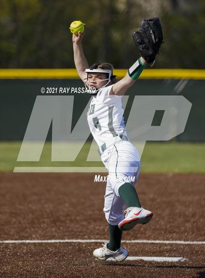 Thumbnail 1 in Central Islip vs William Floyd photogallery.