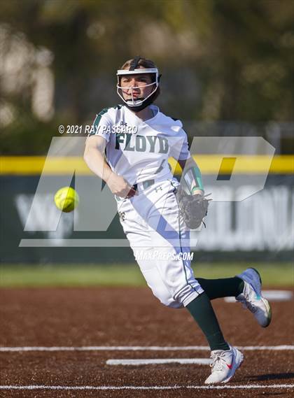 Thumbnail 2 in Central Islip vs William Floyd photogallery.