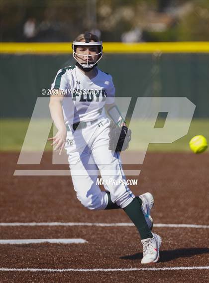 Thumbnail 2 in Central Islip vs William Floyd photogallery.