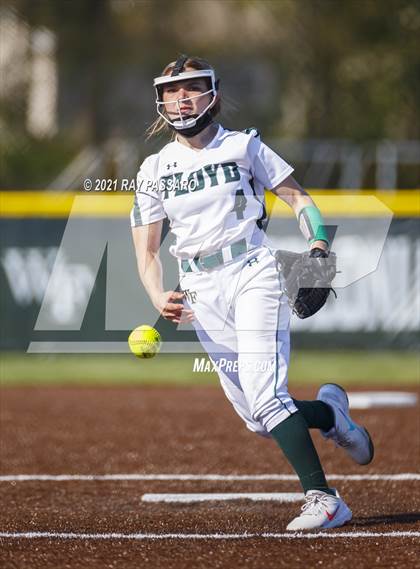 Thumbnail 3 in Central Islip vs William Floyd photogallery.