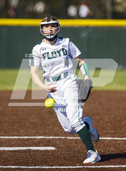 Thumbnail 2 in Central Islip vs William Floyd photogallery.