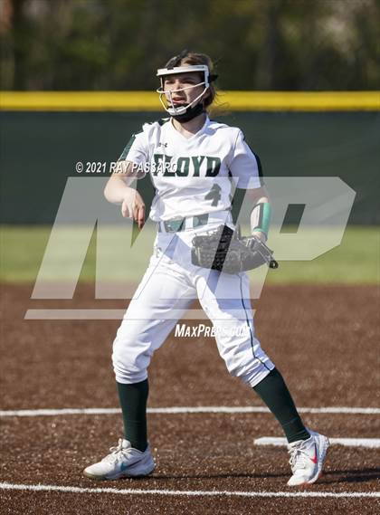 Thumbnail 3 in Central Islip vs William Floyd photogallery.