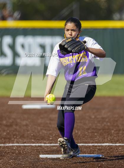 Thumbnail 1 in Central Islip vs William Floyd photogallery.