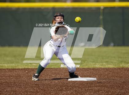 Thumbnail 1 in Central Islip vs William Floyd photogallery.