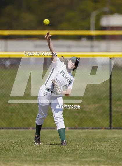 Thumbnail 1 in Central Islip vs William Floyd photogallery.