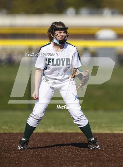 Thumbnail 2 in Central Islip vs William Floyd photogallery.