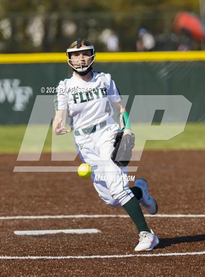 Thumbnail 1 in Central Islip vs William Floyd photogallery.