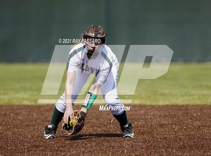 Thumbnail 3 in Central Islip vs William Floyd photogallery.