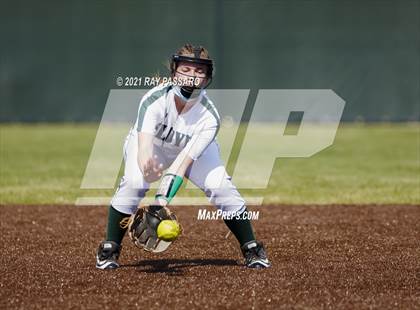 Thumbnail 2 in Central Islip vs William Floyd photogallery.