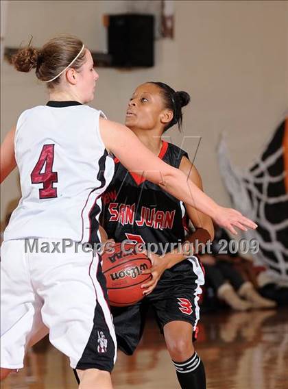 Thumbnail 2 in San Juan vs. Buckingham Charter (Lady Viking Classic) photogallery.