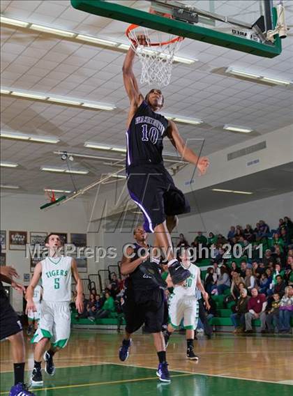 Thumbnail 2 in Washington @ Triton Central photogallery.