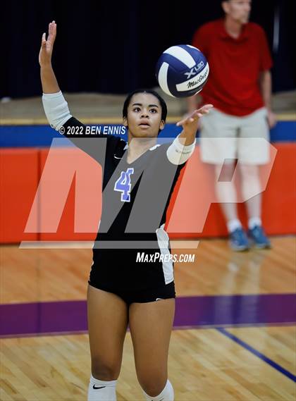 Thumbnail 1 in Chamblee vs Dunwoody (Tri-Match) photogallery.