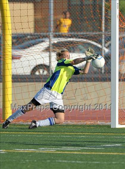 Thumbnail 1 in St. Francis vs. Davis (CIF SJS D1 Final) photogallery.