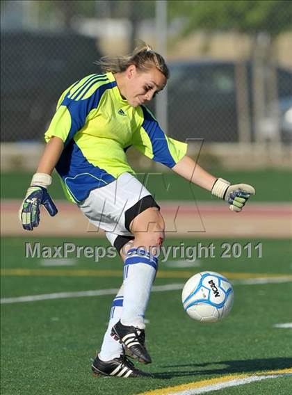 Thumbnail 2 in St. Francis vs. Davis (CIF SJS D1 Final) photogallery.