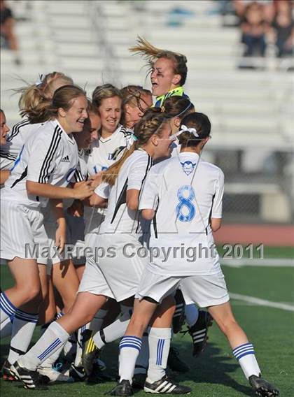 Thumbnail 3 in St. Francis vs. Davis (CIF SJS D1 Final) photogallery.