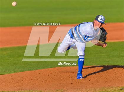 Thumbnail 2 in Mountain View vs. Mesquite photogallery.