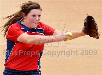 Thumbnail 3 in Tesoro vs. Glendora (CIF SS D3 Final) photogallery.