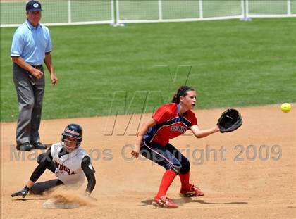 Thumbnail 3 in Tesoro vs. Glendora (CIF SS D3 Final) photogallery.