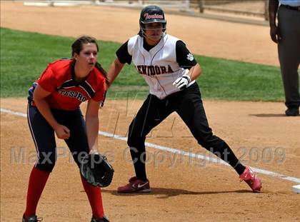 Thumbnail 3 in Tesoro vs. Glendora (CIF SS D3 Final) photogallery.