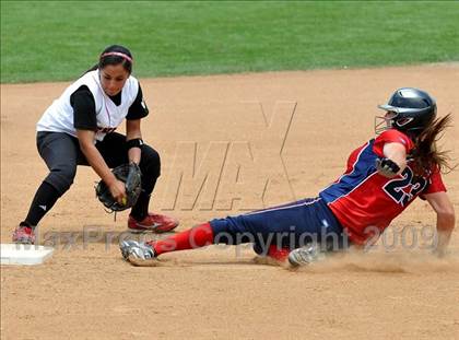 Thumbnail 1 in Tesoro vs. Glendora (CIF SS D3 Final) photogallery.