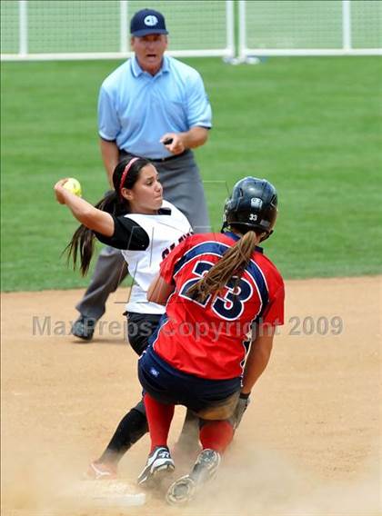 Thumbnail 1 in Tesoro vs. Glendora (CIF SS D3 Final) photogallery.