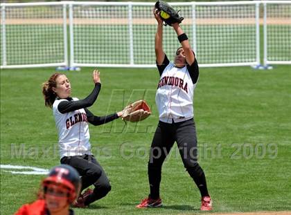 Thumbnail 3 in Tesoro vs. Glendora (CIF SS D3 Final) photogallery.