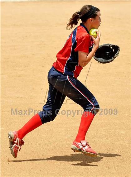 Thumbnail 1 in Tesoro vs. Glendora (CIF SS D3 Final) photogallery.