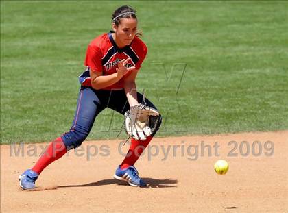 Thumbnail 3 in Tesoro vs. Glendora (CIF SS D3 Final) photogallery.