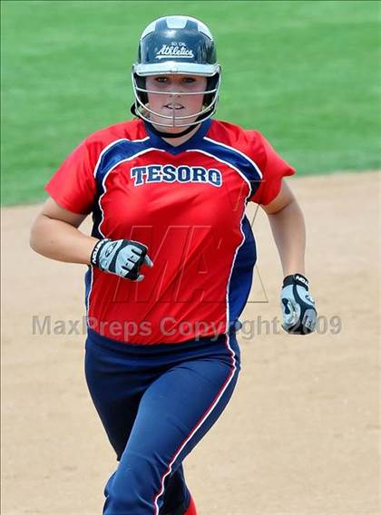 Thumbnail 3 in Tesoro vs. Glendora (CIF SS D3 Final) photogallery.