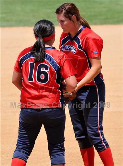 Thumbnail 3 in Tesoro vs. Glendora (CIF SS D3 Final) photogallery.