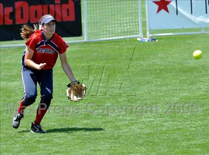 Thumbnail 2 in Tesoro vs. Glendora (CIF SS D3 Final) photogallery.