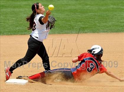 Thumbnail 3 in Tesoro vs. Glendora (CIF SS D3 Final) photogallery.